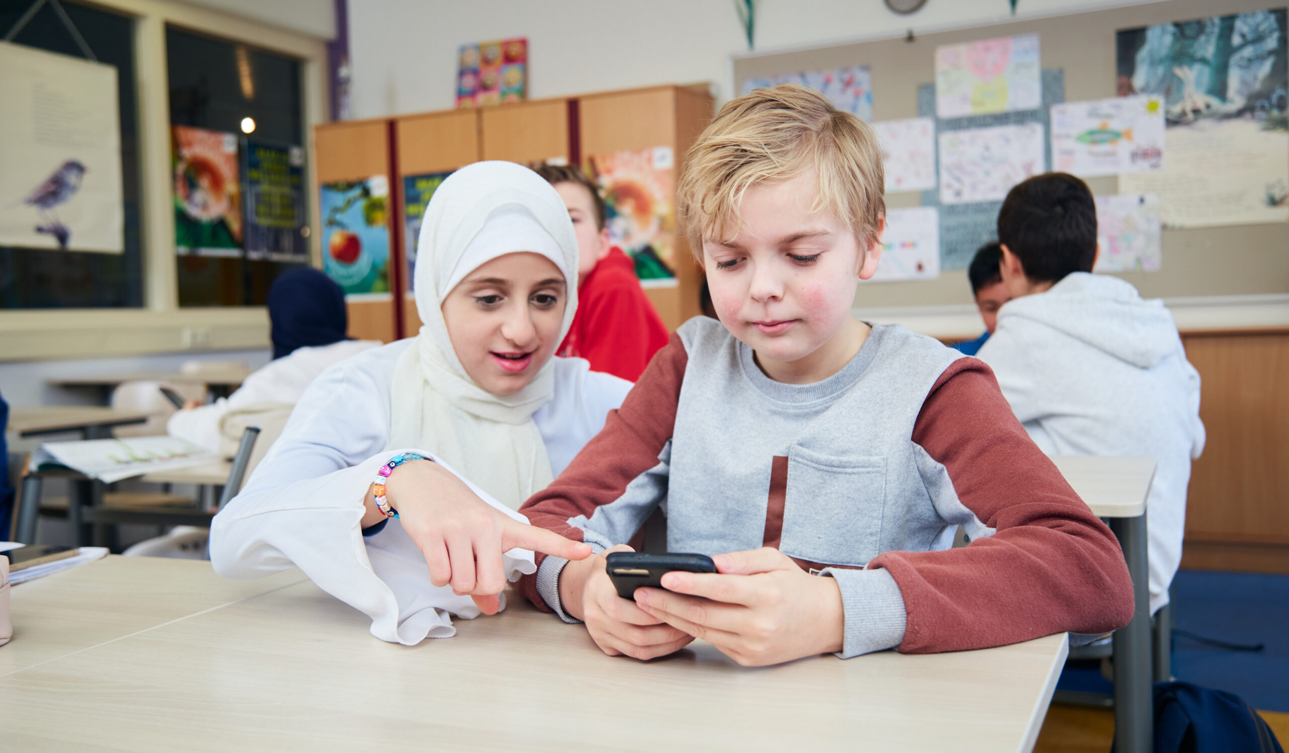 Telefoon in de klas? Automatiseer je maatregelen in Somtoday - Somtoday